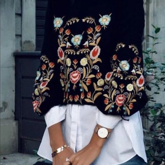 Embroidered sweater - Picture 5 of 5